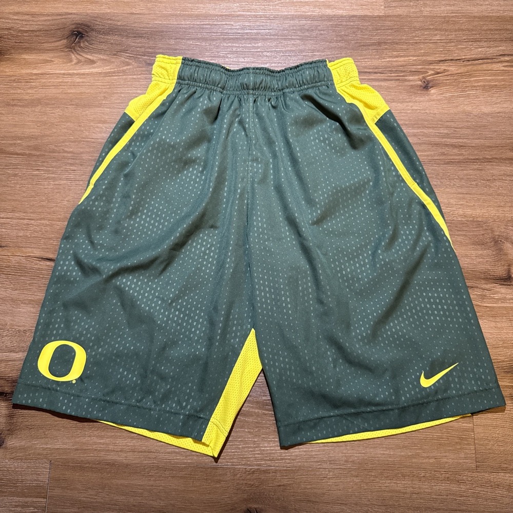 Nike‎ Oregon Ducks Men's MEDIUM Basketball Dri Fit Shorts Green Yellow